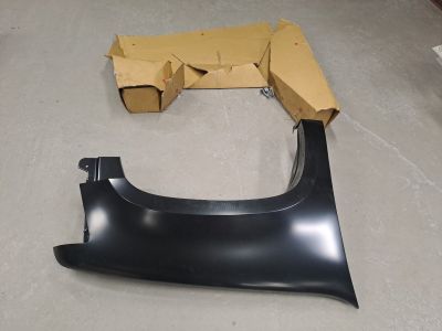 Крыло переднее правое для Chevrolet Tahoe 3 2006-2014