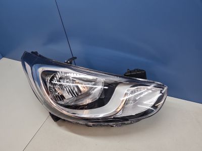 Фара правая для Hyundai Solaris 2010-2017