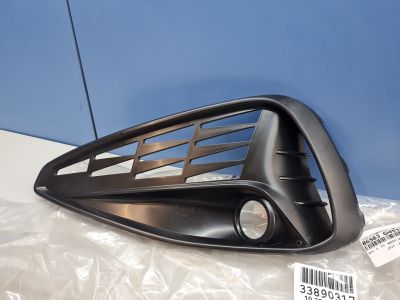 Решетка противотуманной фары левой для Hyundai i30 2017-