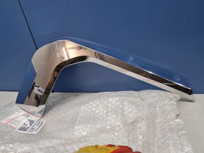 Молдинг переднего бампера правый для Mitsubishi Outlander GM 2021-