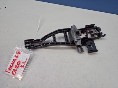 Кронштейн ручки двери задней левый для Ford Focus 2.5 2008-2011