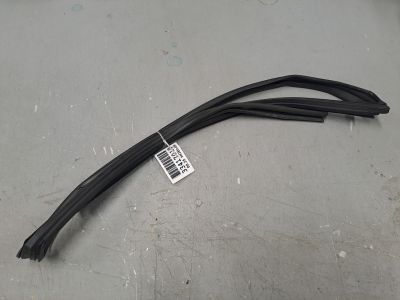 Уплотнитель стекла передней левой двери для KIA Picanto 2004-2011
