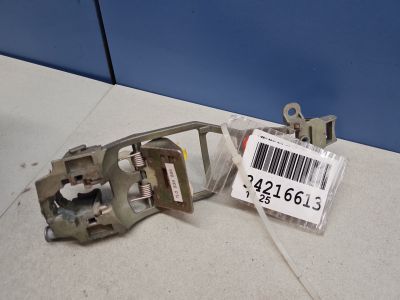 Кронштейн ручки двери задней левый для Volkswagen Touareg 2002-2010