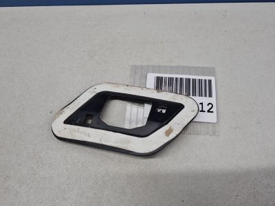 Кронштейн форсунки омывателя фары левый для Skoda Octavia A7 2013-2020