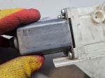 Моторчик стеклоподъёмника задний правый