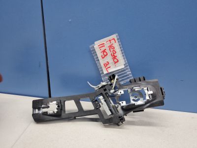 Кронштейн ручки двери левой для Ford Fiesta Mk6 2008-2019