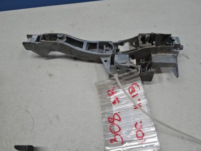 Кронштейн ручки двери передней правой для Peugeot 308 2007-2015