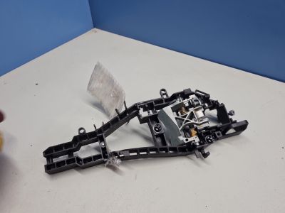 Кронштейн ручки двери левой для BMW 1 F20 F21 2011-2019