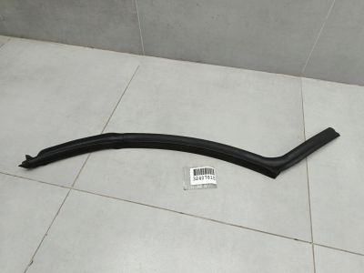 Уплотнитель двери задней правой для Land Rover Range Rover 2012-