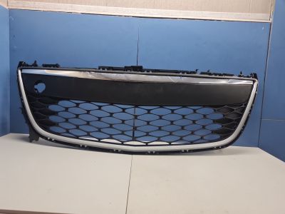 Решётка в бампер центральная для Mazda CX-7 2007-2012