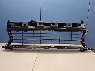 Решётка в бампер центральная для Renault Logan 2 2014-