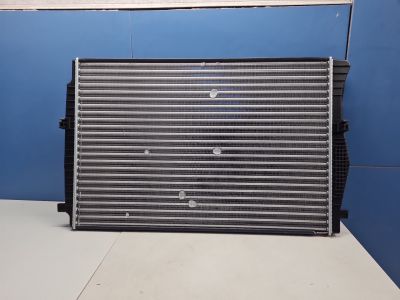 Радиатор основной охлаждения двигателя для Volkswagen Jetta A7 2019-