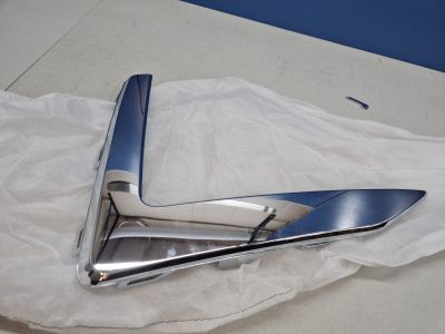 Молдинг переднего бампера правый для Moskvich 3 2022-