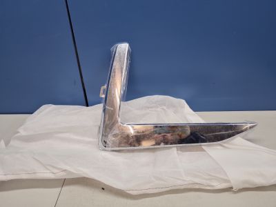 Молдинг переднего бампера правый для Moskvich 3 2022-