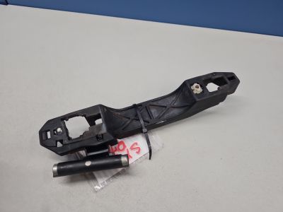 Кронштейн ручки двери задней левый для Suzuki SX4 2006-2013