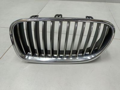 Решетка радиатора левая для BMW 5 F10 2009-2017