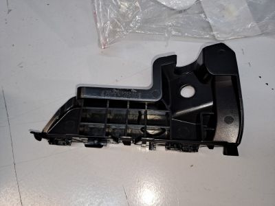 Кронштейн бампера переднего правый для KIA Rio 2017-