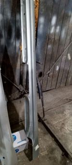 Порог левый