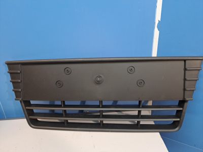 Решётка в бампер центральная для Ford Focus 3 2011-2019