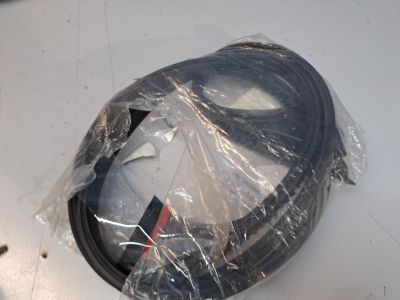 Уплотнитель правого рейлинга для Mercedes CLA-klasse C117 2013-2019