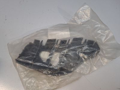 Кронштейн бампера заднего правый для Renault Sandero 2009-2014