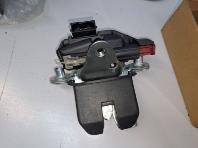 Замок багажника для Volkswagen Polo Sedan 2011-