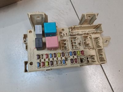 Блок предохранителей салонный для Toyota Avensis T25 2003-2008