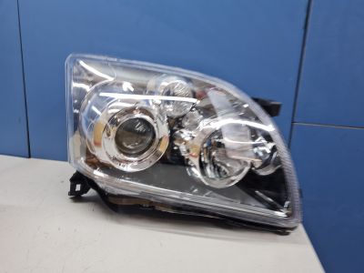 Фара правая для Toyota Avensis T25 2003-2008