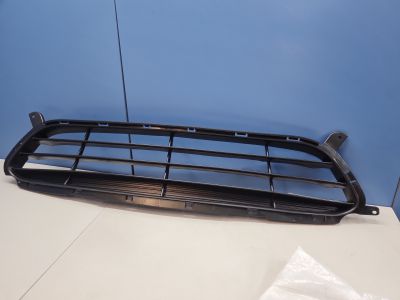 Решётка в бампер центральная для Hyundai Solaris 2010-2017