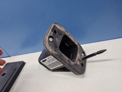 Кронштейн усилителя заднего бампера правый для KIA Picanto 2017-