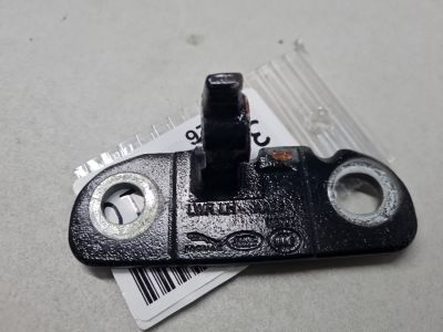 Петля двери левой нижняя для Land Rover Range Rover 2012-