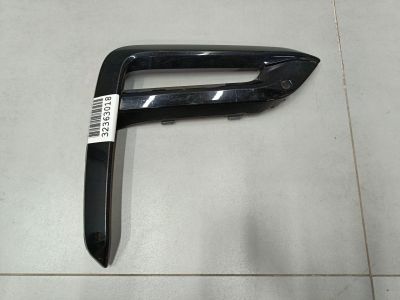 Молдинг переднего бампера правый для BMW X6 G06 2018-