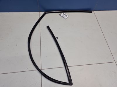 Уплотнитель стекла передней правой двери для Ford Fiesta Mk6 2008-2019