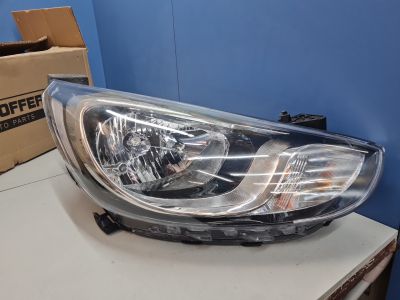 Фара правая для Hyundai Solaris 2010-2017