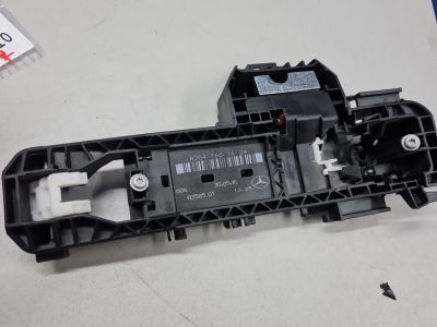 Кронштейн ручки двери правой для Mercedes B-klasse W246 2011-2018