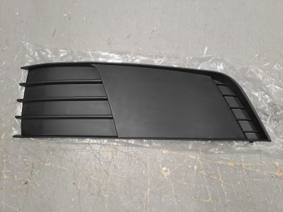 Решётка в бампер правая для Skoda Octavia A7 2013-2020