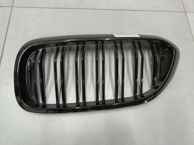 Решетка радиатора левая для BMW 5 G30 F90 2016-