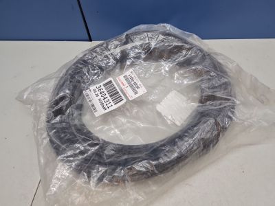 Уплотнитель стекла двери багажника для Toyota Land Cruiser Prado 150 2009-