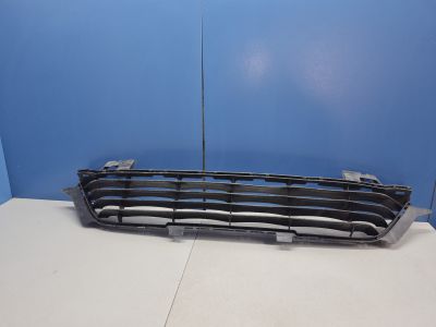 Решётка в бампер центральная для Toyota Fortuner GGN155 2015-