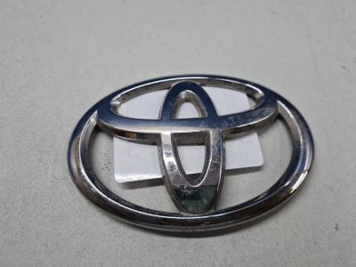 Эмблема двери багажника для Toyota Yaris 2005-2011