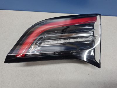 Фонарь в крышку правый для Tesla Model Y 2019-