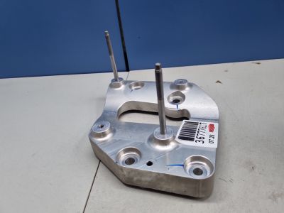 Кронштейн компрессора кондиционера для Aito M9 2023-