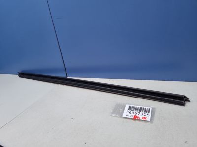 Накладка стекла передней левой двери для Volkswagen Passat B6 2005-2010