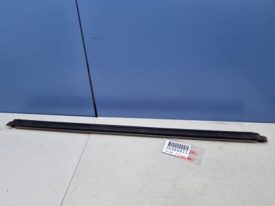 Накладка стекла передней левой двери для Volkswagen Tiguan 2007-2016