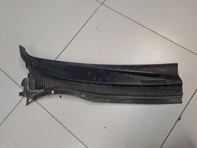 Планка под лобовое стекло (Жабо) правая для Toyota Avensis T25 2003-2008