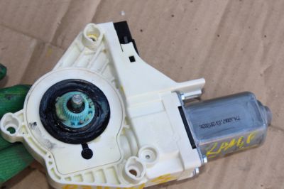 Моторчик стеклоподъёмника передний правый для Land Rover Range Rover Sport 2005-2012