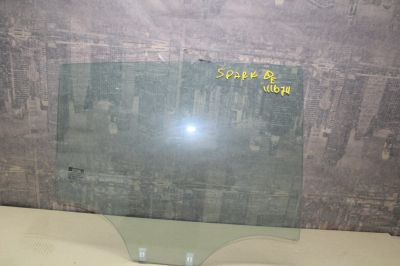 Стекло двери задней правой для Chevrolet Spark M300 2010-2015