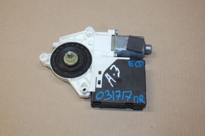 Моторчик стеклоподъёмника передний правый для Audi A3 8P 2003-2013