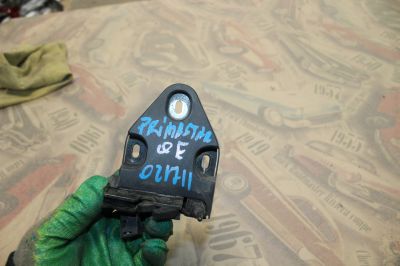 Фиксатор замка для Renault Trafic 2001-2014