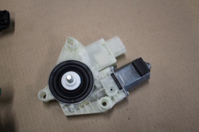 Моторчик стеклоподъёмника передний левый для BMW 7 G11 G12 2015-